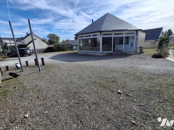 Sautron Bourg, local commerciale d'environ 110 m2 sur 569 m2 de parcelle de terrain