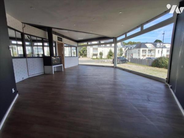 Sautron Bourg, local commerciale d'environ 110 m2 sur 569 m2 de parcelle de terrain