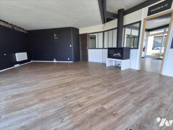 Sautron Bourg, local commerciale d'environ 110 m2 sur 569 m2 de parcelle de terrain