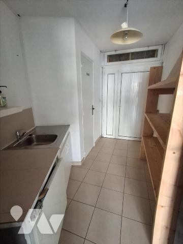 Sautron Bourg, local commerciale d'environ 110 m2 sur 569 m2 de parcelle de terrain