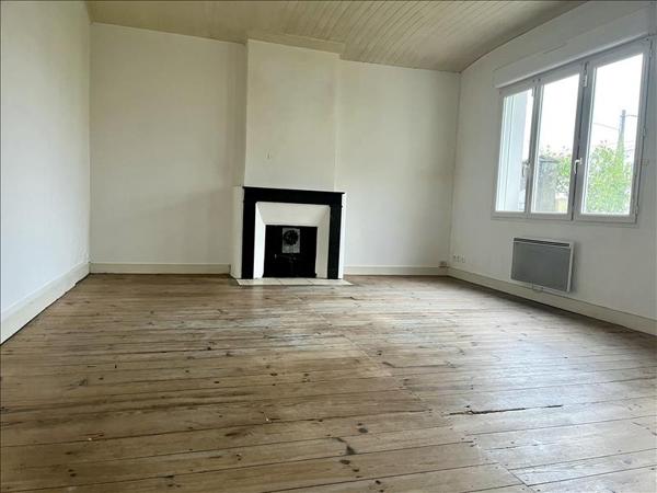 Maison à louer 654 € CC ST AIGULIN 4 p 102 m² DPE D