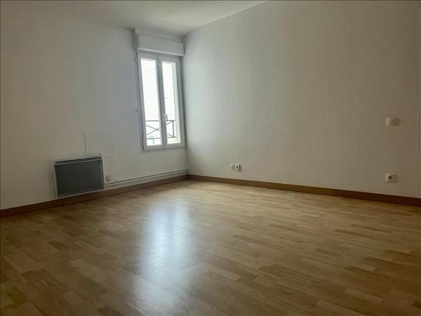 Maison à louer 654 € CC ST AIGULIN 4 p 102 m² DPE D