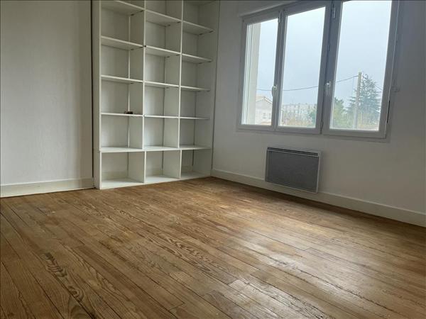 Maison à louer 654 € CC ST AIGULIN 4 p 102 m² DPE D