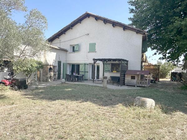 A VENDRE SUR LAPALUD (84) - MAS PROVENCAL  DE 201 m² env. HABITABLES SUR 2000 m²  DE TERRAIN CONSTRUCTIBLE