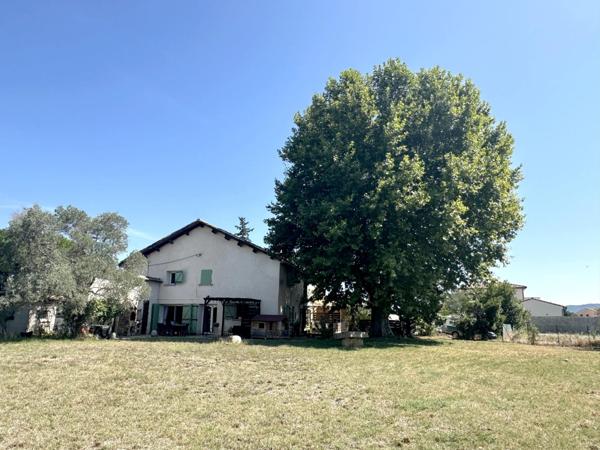 A VENDRE SUR LAPALUD (84) - MAS PROVENCAL  DE 201 m² env. HABITABLES SUR 2000 m²  DE TERRAIN CONSTRUCTIBLE