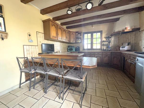 A VENDRE SUR LAPALUD (84) - MAS PROVENCAL  DE 201 m² env. HABITABLES SUR 2000 m²  DE TERRAIN CONSTRUCTIBLE