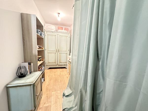 A VENDRE SUR LAPALUD (84) - MAS PROVENCAL  DE 201 m² env. HABITABLES SUR 2000 m²  DE TERRAIN CONSTRUCTIBLE