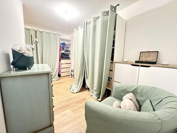 A VENDRE SUR LAPALUD (84) - MAS PROVENCAL  DE 201 m² env. HABITABLES SUR 2000 m²  DE TERRAIN CONSTRUCTIBLE