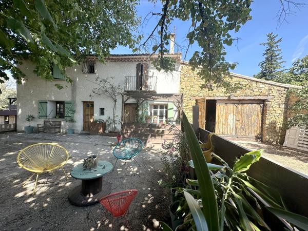 A VENDRE SUR LAPALUD (84) - MAS PROVENCAL  DE 201 m² env. HABITABLES SUR 2000 m²  DE TERRAIN CONSTRUCTIBLE