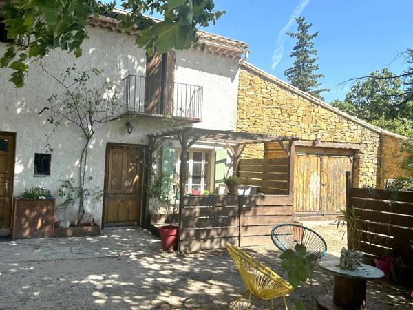 A VENDRE SUR LAPALUD (84) - MAS PROVENCAL  DE 201 m² env. HABITABLES SUR 2000 m²  DE TERRAIN CONSTRUCTIBLE
