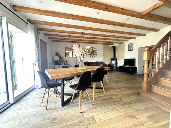 A VENDRE SUR LAPALUD (84) - MAS PROVENCAL  DE 201 m² env. HABITABLES SUR 2000 m²  DE TERRAIN CONSTRUCTIBLE