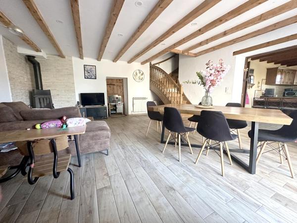 A VENDRE SUR LAPALUD (84) - MAS PROVENCAL  DE 201 m² env. HABITABLES SUR 2000 m²  DE TERRAIN CONSTRUCTIBLE