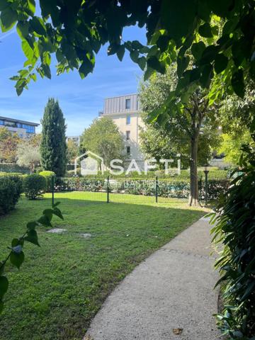 Bordeaux Chartrons - allée Haussmann - T2 de 43m2, balcon 8m2, ascenseur, stationnement, piscine