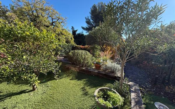 Appartement à vendre    4 pièces • 82 m2 Hyères