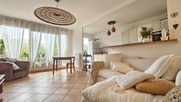 Vente                                                      Appartement
                        
                     5 pièces                      91 m2                     à Viry-Châtillon