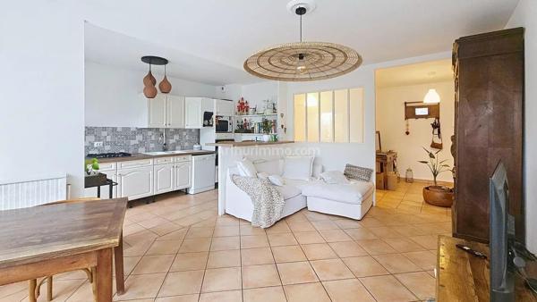 Vente                                                      Appartement
                        
                     5 pièces                      91 m2                     à Viry-Châtillon