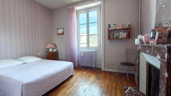 Maison  Bourgeoise à vendre 8 pièces de 170 m² à LAVAL (53) RIVE GAUCHE