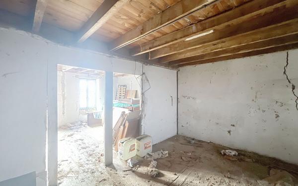 Maison à vendre    3 pièces •  Le Mayet-de-Montagne