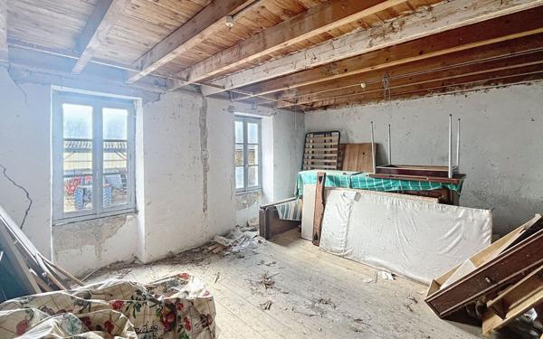 Maison à vendre    3 pièces •  Le Mayet-de-Montagne