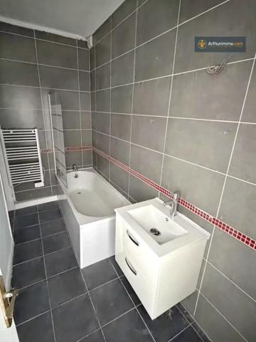 Vente                                                      Maison
                        
                     5 pièces                      92 m2                     à Wasquehal