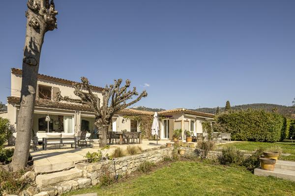 Belle et grande maison familiale au calme absolu