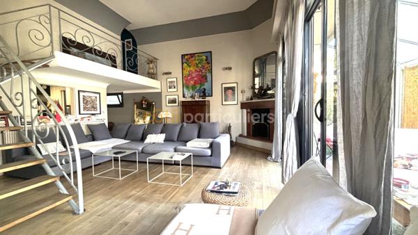 Vente
                Maison222 m² - 8 Pièces -
                    BRUGES (33520)