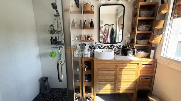 Vente
                Maison222 m² - 8 Pièces -
                    BRUGES (33520)