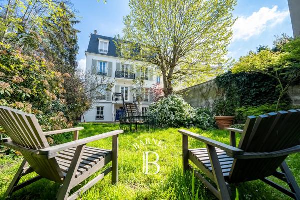 Asnières-sur-Seine, Hôtel particulier 6 Chambres -  360 m² à vendre