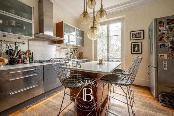 Asnières-sur-Seine, Hôtel particulier 6 Chambres -  360 m² à vendre