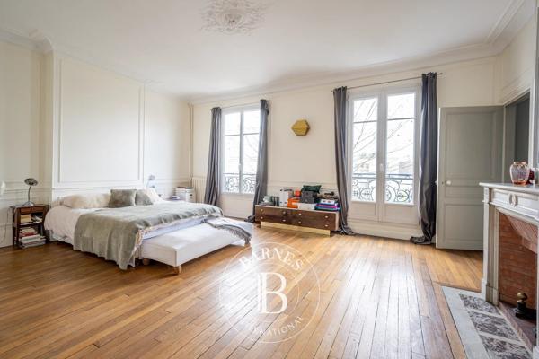 Asnières-sur-Seine, Hôtel particulier 6 Chambres -  360 m² à vendre