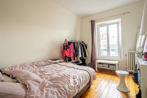 Asnières-sur-Seine, Hôtel particulier 6 Chambres -  360 m² à vendre