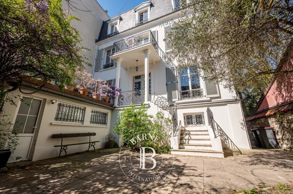 Asnières-sur-Seine, Hôtel particulier 6 Chambres -  360 m² à vendre