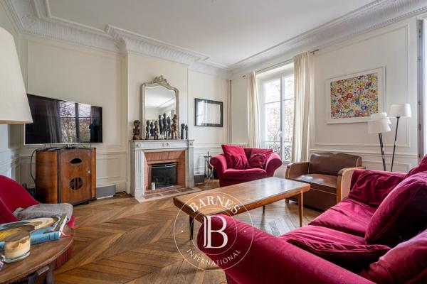 Asnières-sur-Seine, Hôtel particulier 6 Chambres -  360 m² à vendre