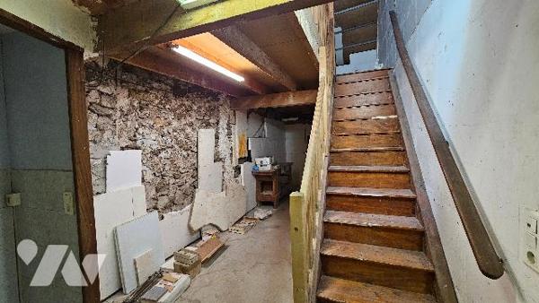 BRASLES - à 5 minutes de Château-Thierry, maison mitoyenne à rénover