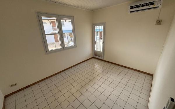 Appartement à louer    2 pièces •  Remire-Montjoly