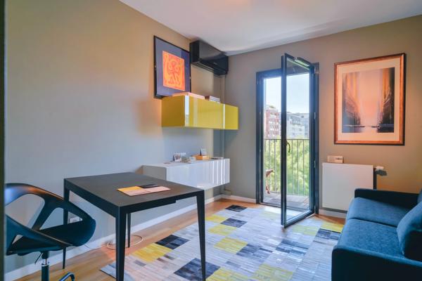 Lyon 3 - Appartement de 87,83 m² - 2 chambres - 1 balcon - Garage double