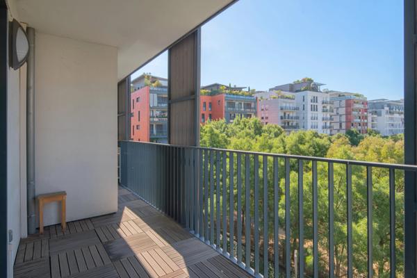 Lyon 3 - Appartement de 87,83 m² - 2 chambres - 1 balcon - Garage double