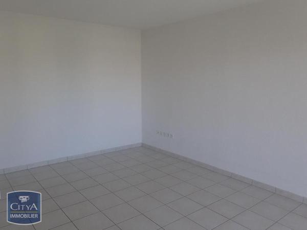 Appartement à louer 2 pièces 47m² Grand-Charmont (25200)