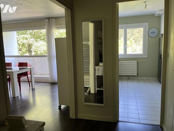 SAINT HERBLAIN, rue du Dr Boubée, appartement type 2 avec balcon et place de stationnement