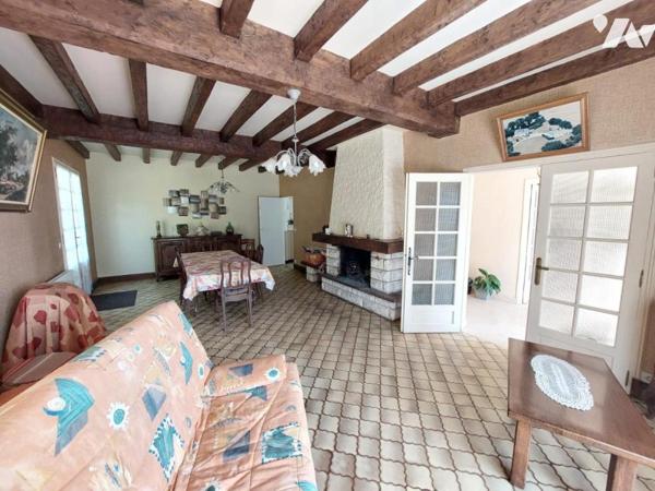  A VENDRE - COSSE LE VIVIEN - PAVILLON AVEC TERRAIN 6532 m² 