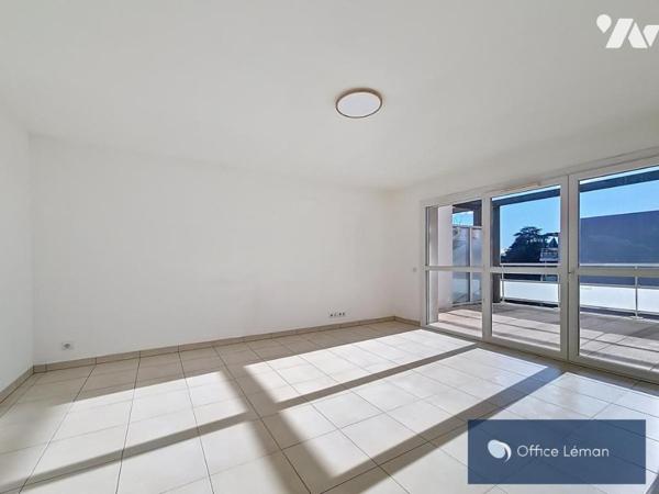 AFERNEY-VOLTAIRE – T4 AVEC TERRASSE & 2 GARAGES – PROCHE DOUANES et COMMODITÉS