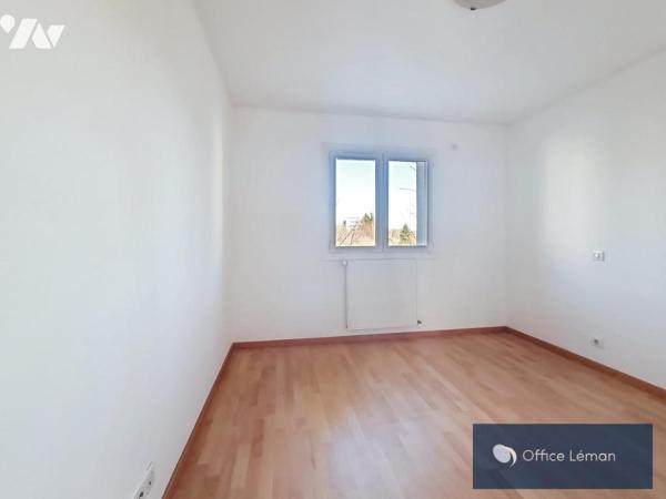 AFERNEY-VOLTAIRE – T4 AVEC TERRASSE & 2 GARAGES – PROCHE DOUANES et COMMODITÉS