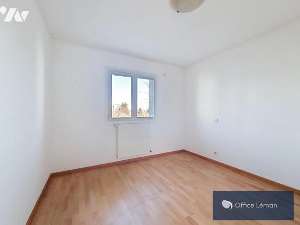 AFERNEY-VOLTAIRE – T4 AVEC TERRASSE & 2 GARAGES – PROCHE DOUANES et COMMODITÉS