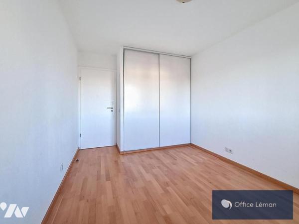 AFERNEY-VOLTAIRE – T4 AVEC TERRASSE & 2 GARAGES – PROCHE DOUANES et COMMODITÉS