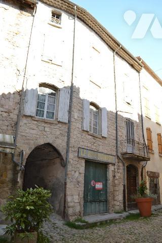 MAISON DE VILLAGE MITOYENNE A RENOVER