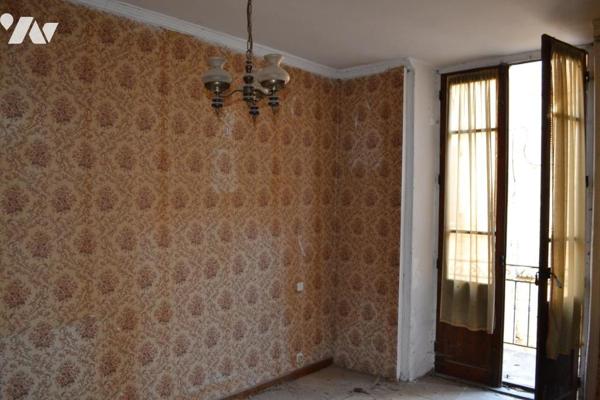 MAISON DE VILLAGE MITOYENNE A RENOVER
