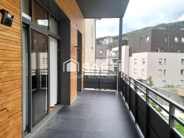 Appartement livré de 2022 au sein d'un bâtiment historique.