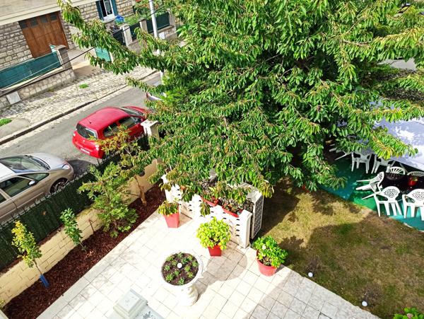 Maison
         11 pièces
        - 420 m² Bien prestige 889 000 € *