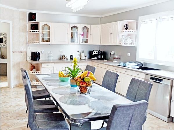 Maison
         11 pièces
        - 420 m² Bien prestige 889 000 € *