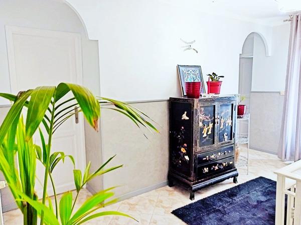Maison
         11 pièces
        - 420 m² Bien prestige 889 000 € *